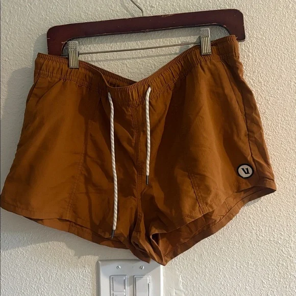 Vuori Sunwashed Shorts - Picture 2 of 6